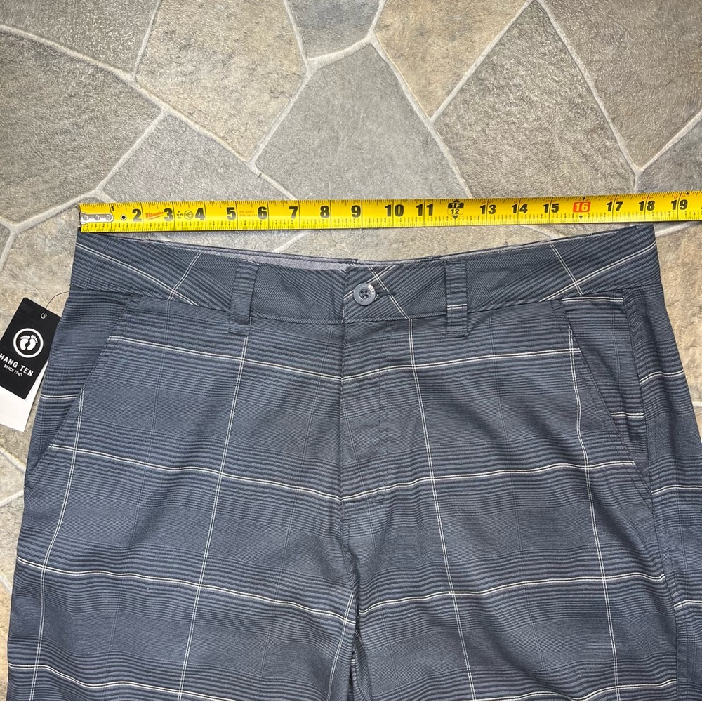 Hang Ten Perspective Flat Front Plaid Shorts - Picture 9 of 11